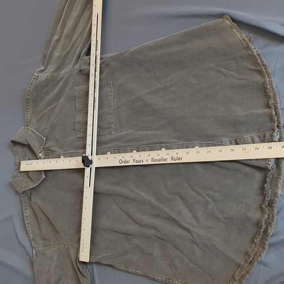 Aerie Mens Medium Button Down Short Green - Picture 2 of 8